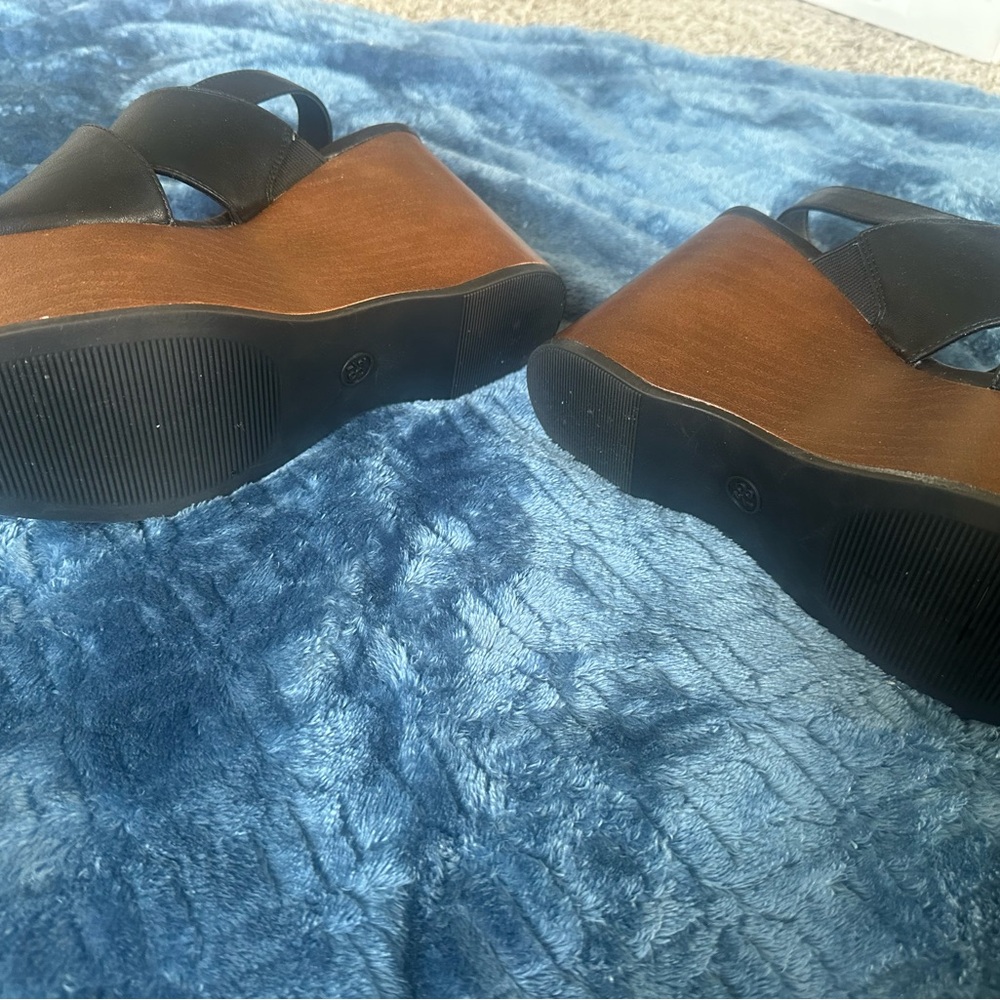 Universal Thread Black Leather Crossover Platform… - image 4